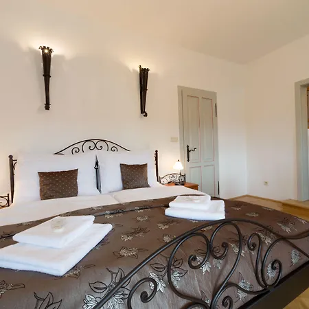 Krumlov Apartment *