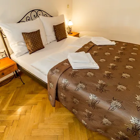 Krumlov Apartment *